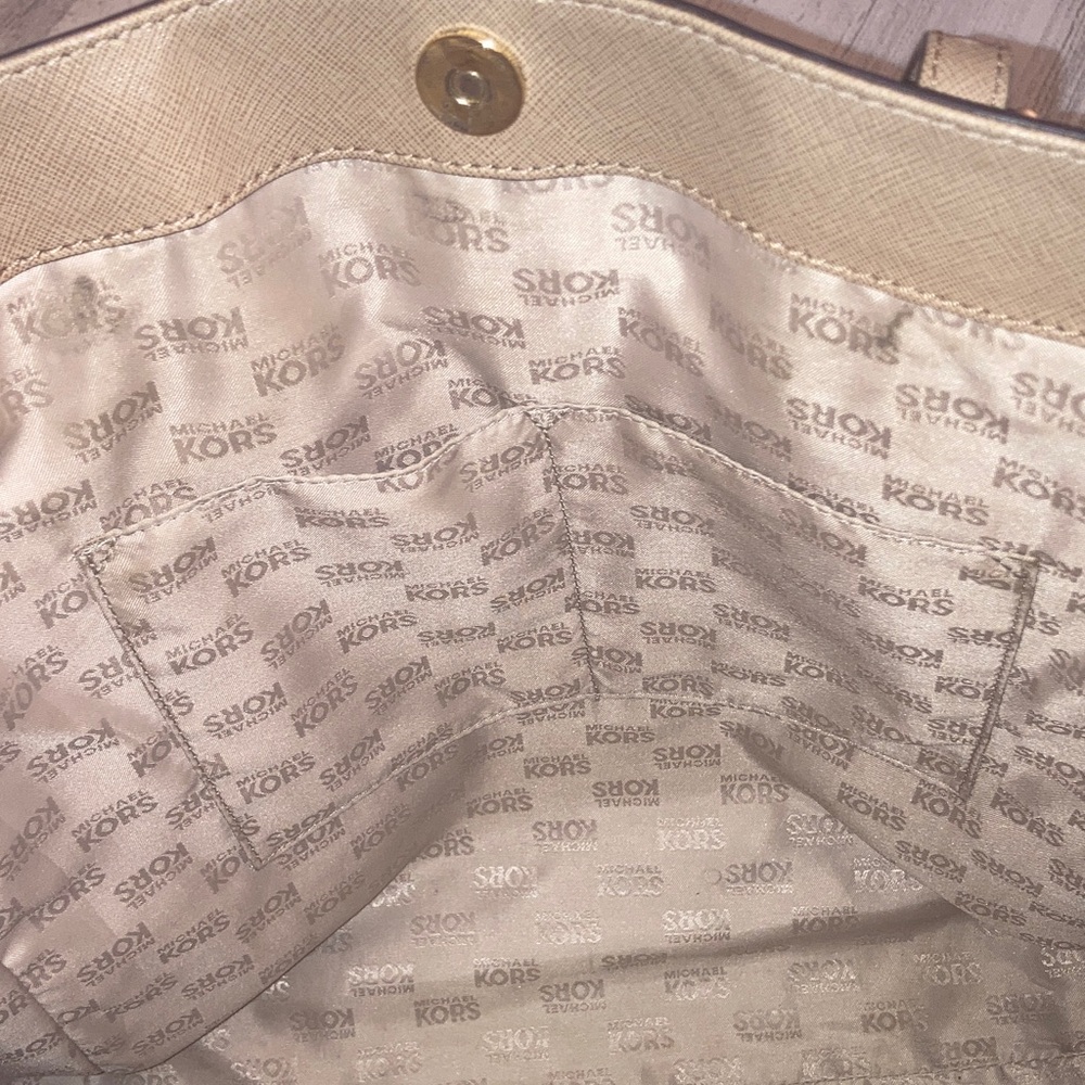 100% Authentic Micheal Kors JET Set XL Tote / Carry all - Picture 8 of 15